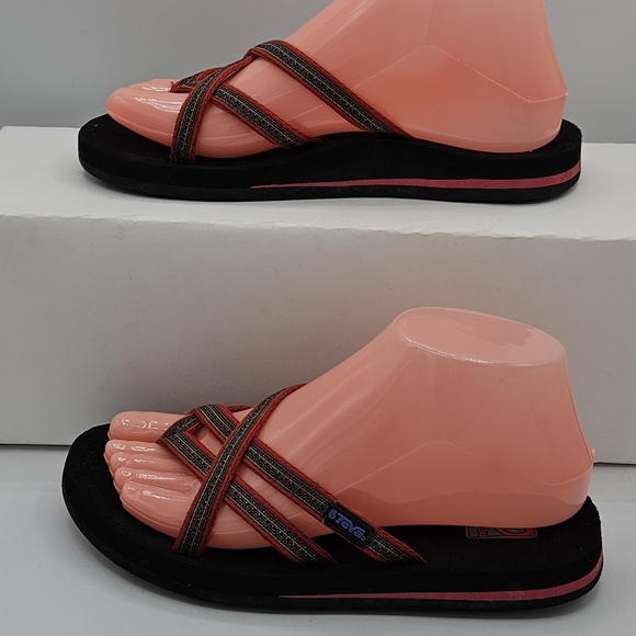 Teva Women's Olowahu Flip Flops -size 6 - Picture 2 of 15